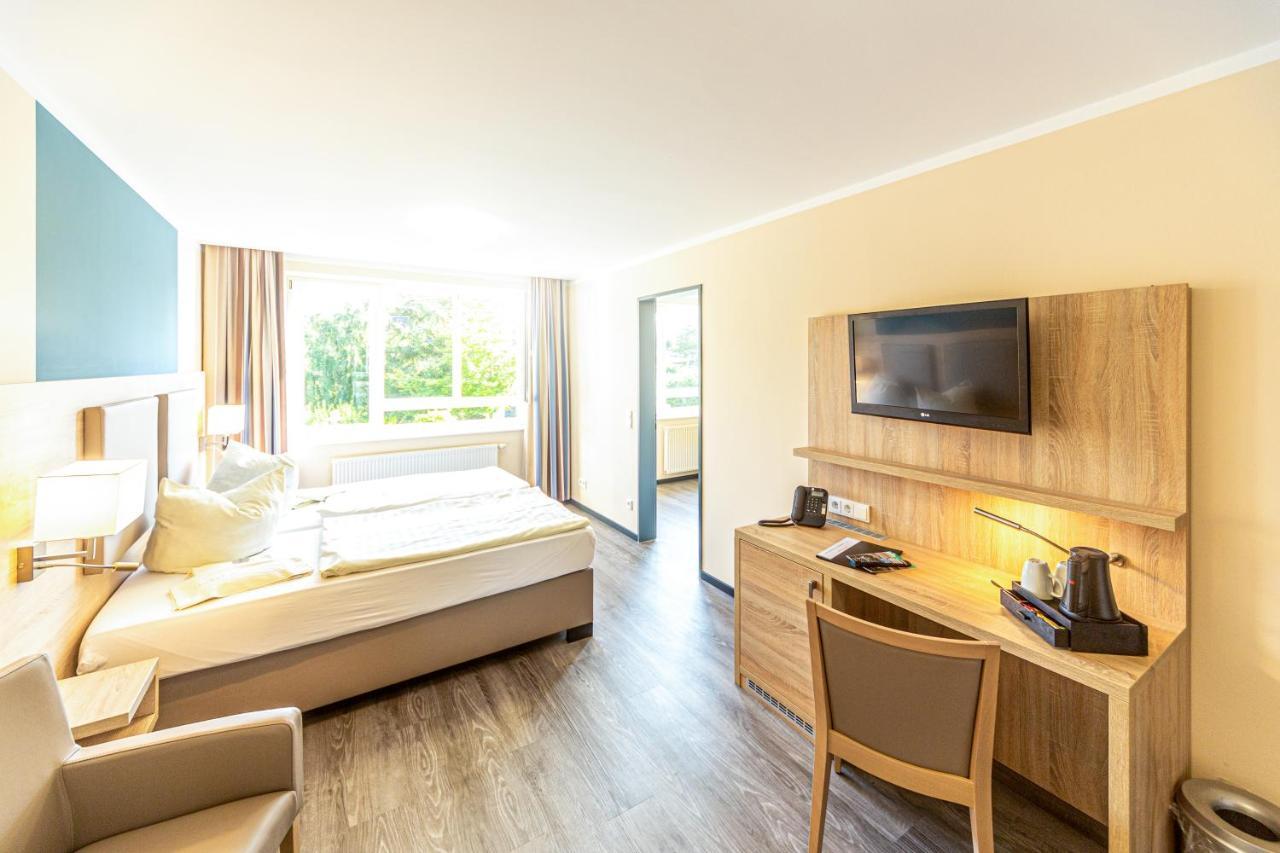 שטראלסונד Hotel Ruegenblick מראה חיצוני תמונה